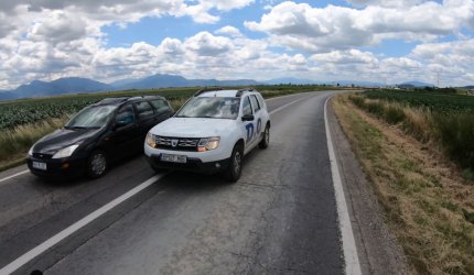 Motociclist la un pas de moarte, după o depăşire criminală a unui agent de pază