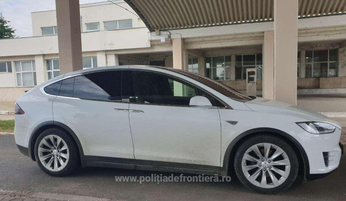 Cele două maşini Tesla confiscate în Vama Giurgiu valorează 160000 de euro