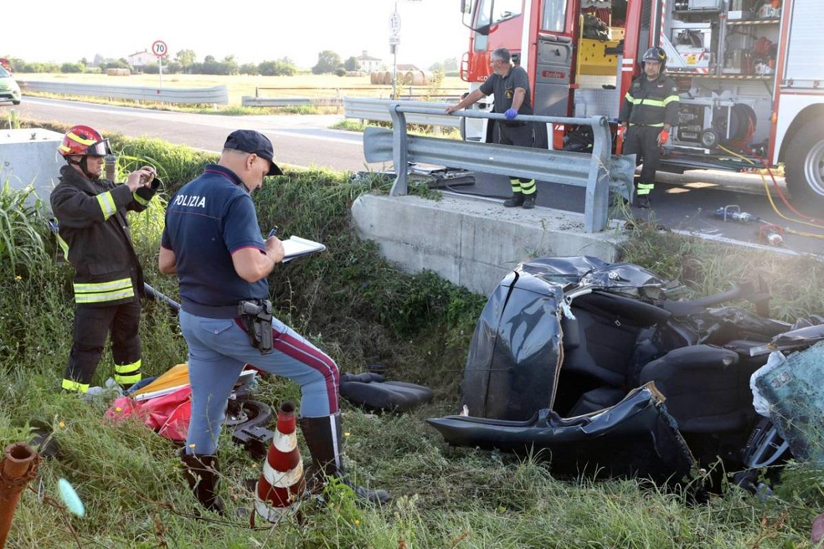 Cei patru români morţi în accident în Italia, la Sant’Andrea, avea vârste de 14, 17, 19 şi 35 de ani