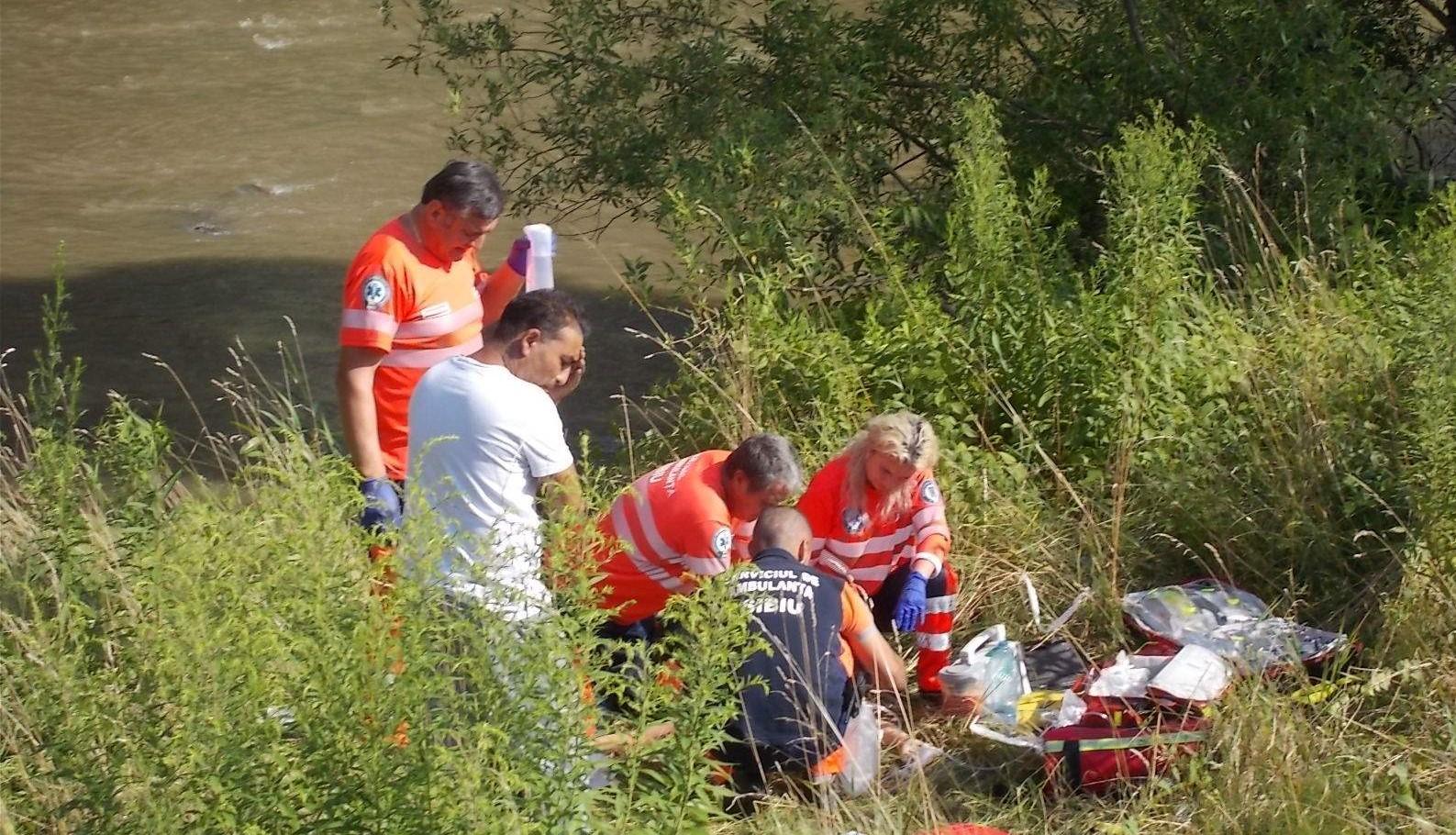 Salvatori la locul tragediei Medicii încearcă să o salveze pe fetița din Mediaș