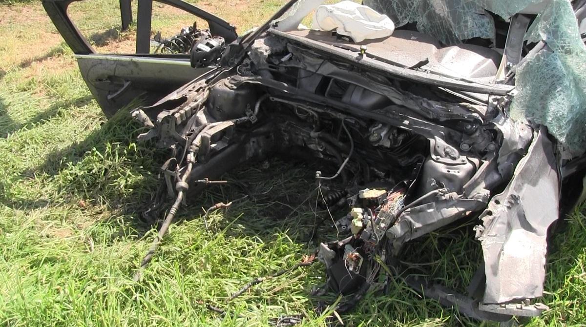 Mașină spulberată de tren în Halta Comlăuș