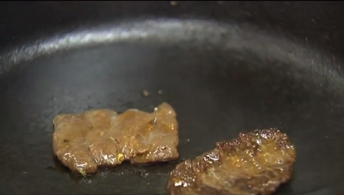 Friptură făcută în laborator