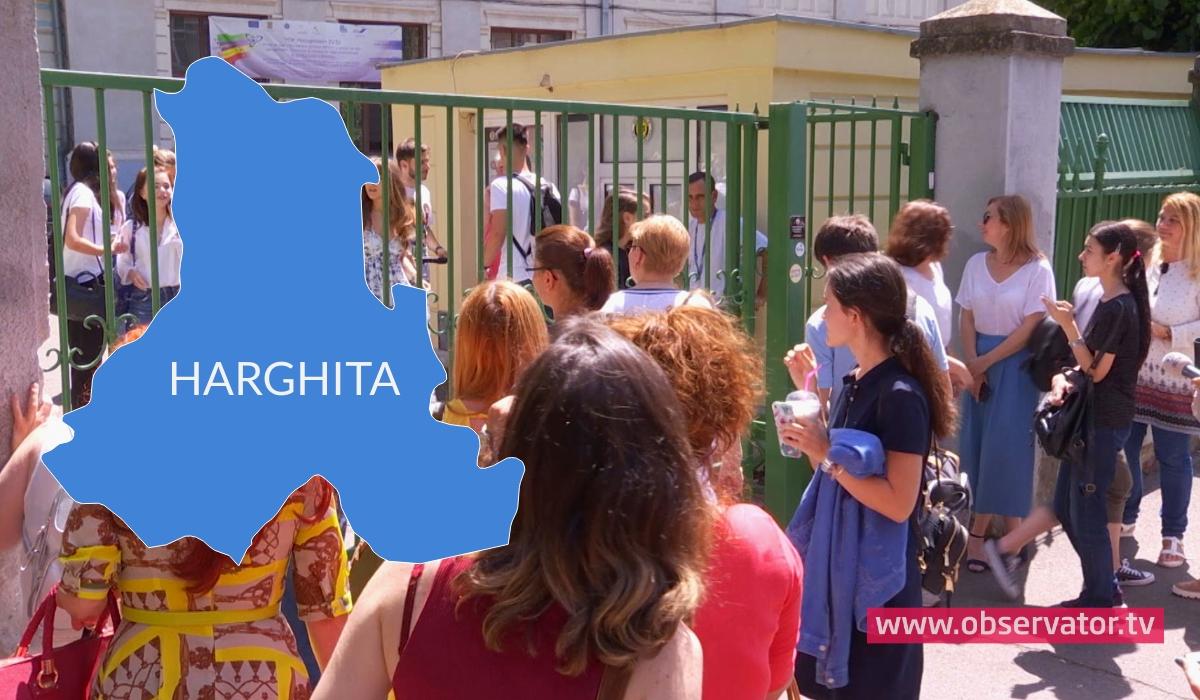 Candidaţi la Bac Candidaţi la Bacalaureat primesc lista cu rezultate
