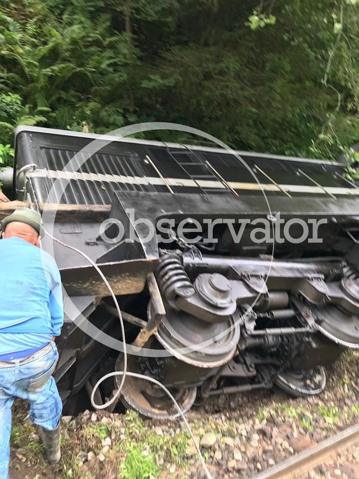 12 turişti au fost răniţi, astăzi, la Vișeu de Sus, după ce Mocăniţa a deraiat pe Valea Vaserului