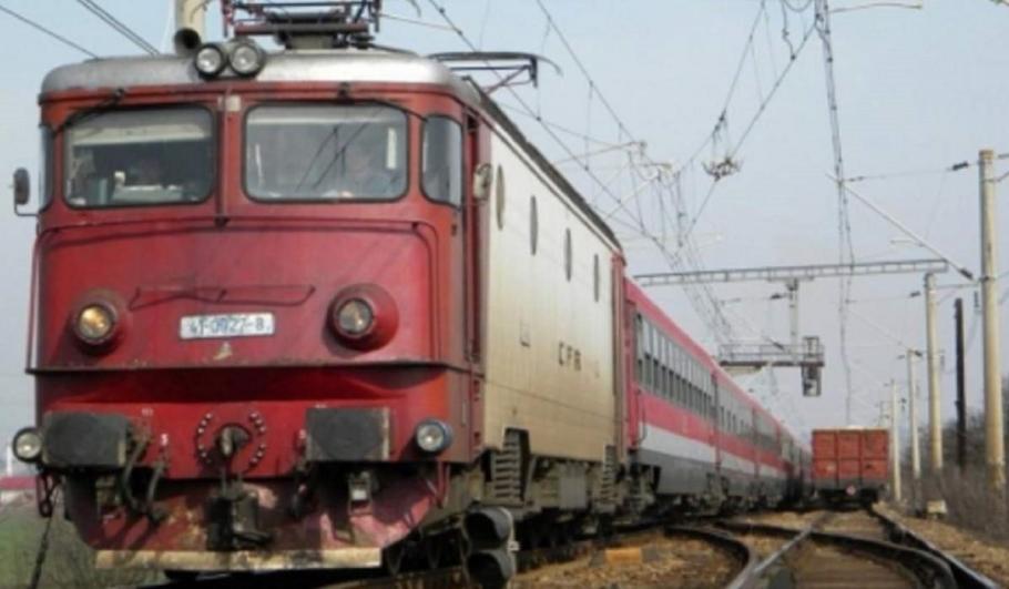 Accident produs în judeţul Suceava. Un tren a lovit o maşină Trenul făcea legătura între Iaşi şi Timişoara