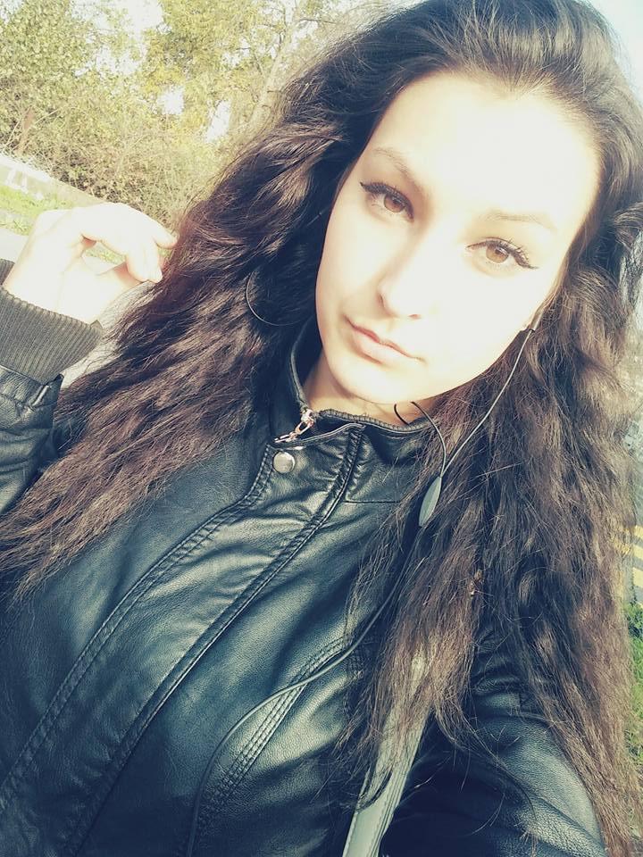 Florentina Şfaiţer a murit la 18 ani, alături de familie ei, în Sicilia