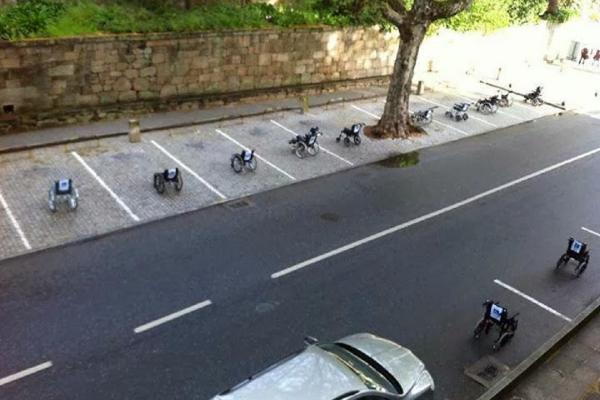 Persoanele cu dizabilități din Lisabona, protest inedit împotriva șoferilor care le ocupă locurile de parcare