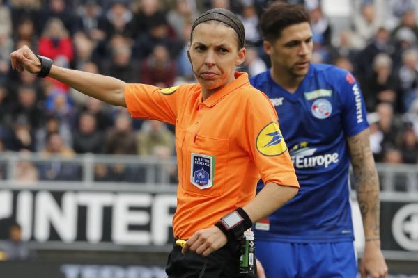 Frappart a debutat ca arbitru în Ligue I în acest an