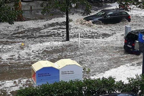 Mulţi localnici au renunţat la maşini pentru a nu produce accidente
