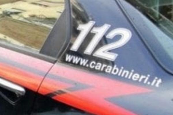 Românca a fost bătută şi ameninţată cu pistolul
