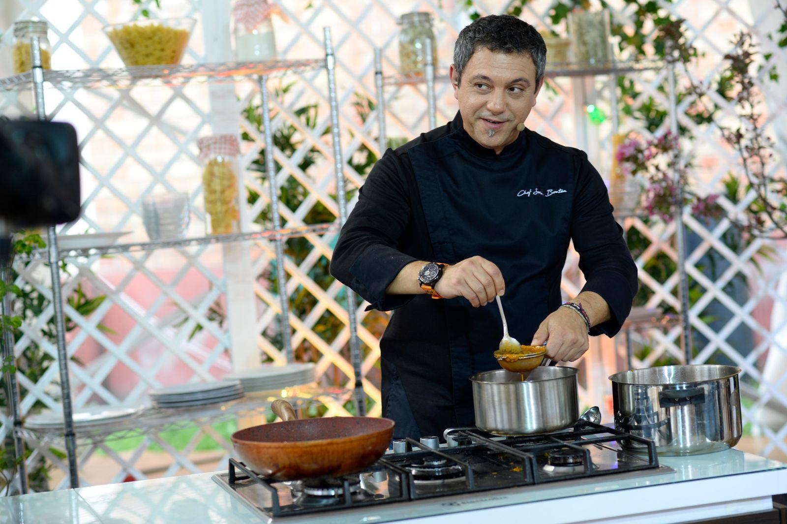 Prima confruntare culinară a chefilor din sezonul 7