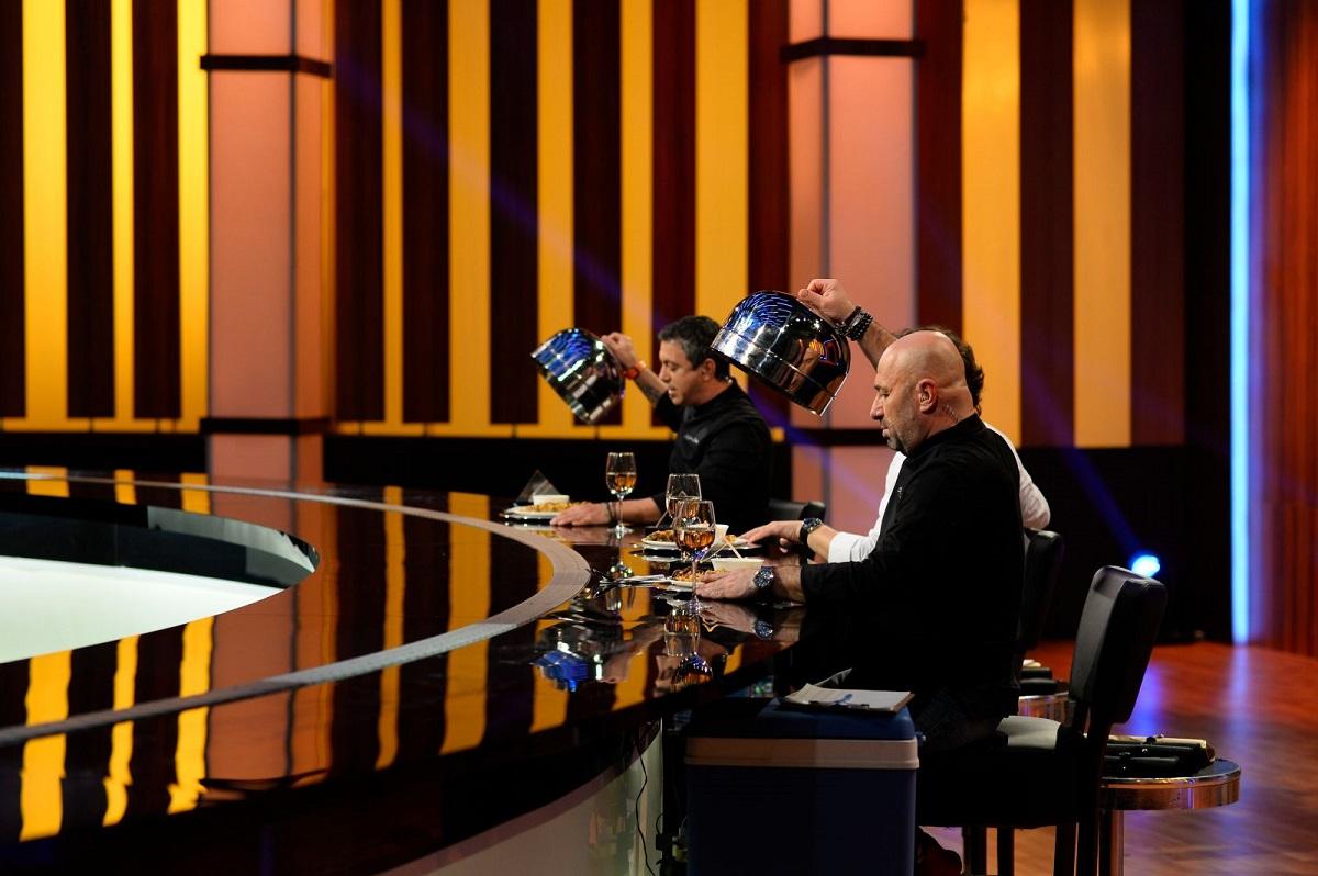 Cel mai tânăr primar din România, în ediția premieră de jurizări pe nevăzute Chefi la cuțite