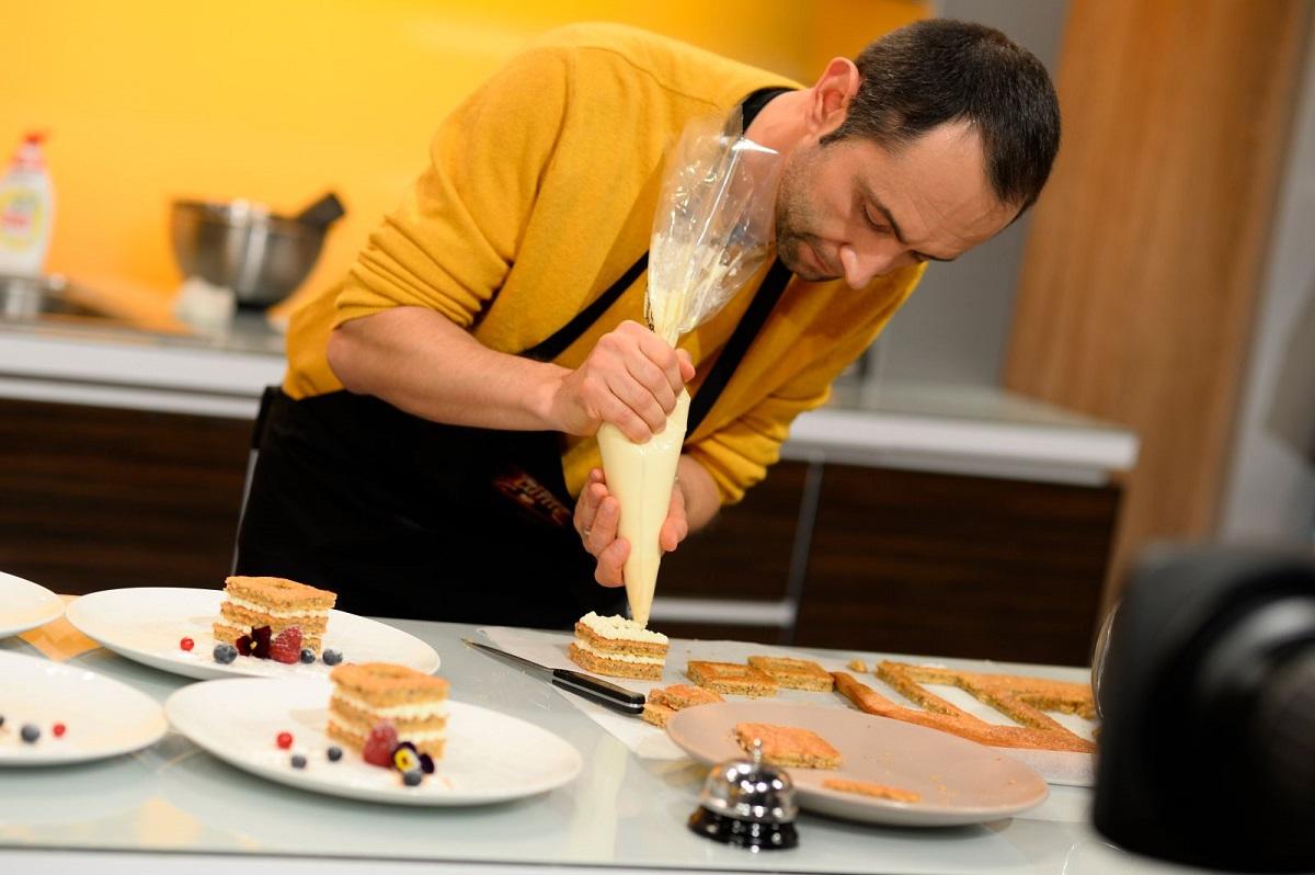 Cel mai tânăr primar din România, în ediția premieră de jurizări pe nevăzute Chefi la cuțite