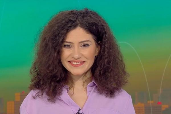 Prezentatoarea Horoscopului, Nadina Zissu, în platoul Observator