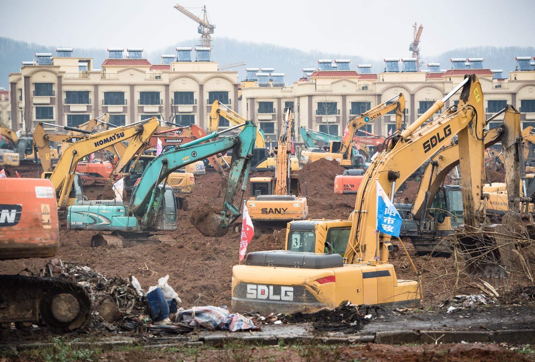 China construiește un spital de 1.000 de persoane în 10 zile