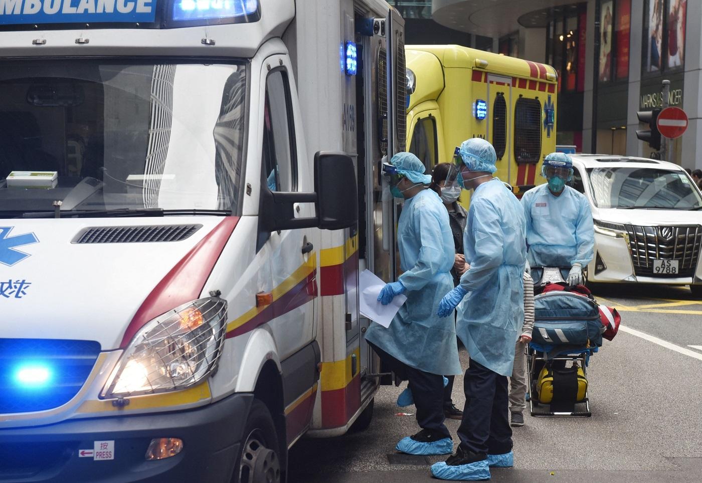 Medici Medici intervin la un caz suspect de coronavirus