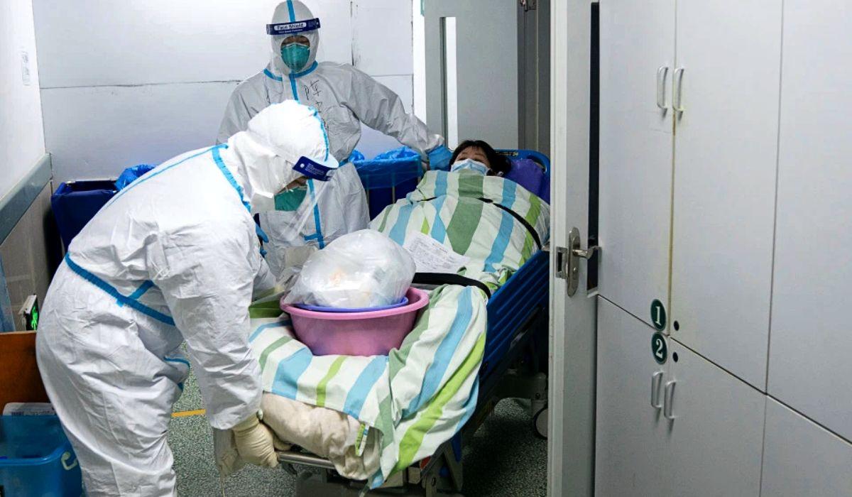 medici wuhan coronavirus Medicii din Wuhan care tratează pacienţi cu coronavirus poartă scutece