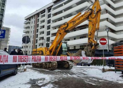 Bărbatul a ieșit pe balcon și fără să spună vreun cuvânt s-a aruncat în gol cu bebelușul în brațe