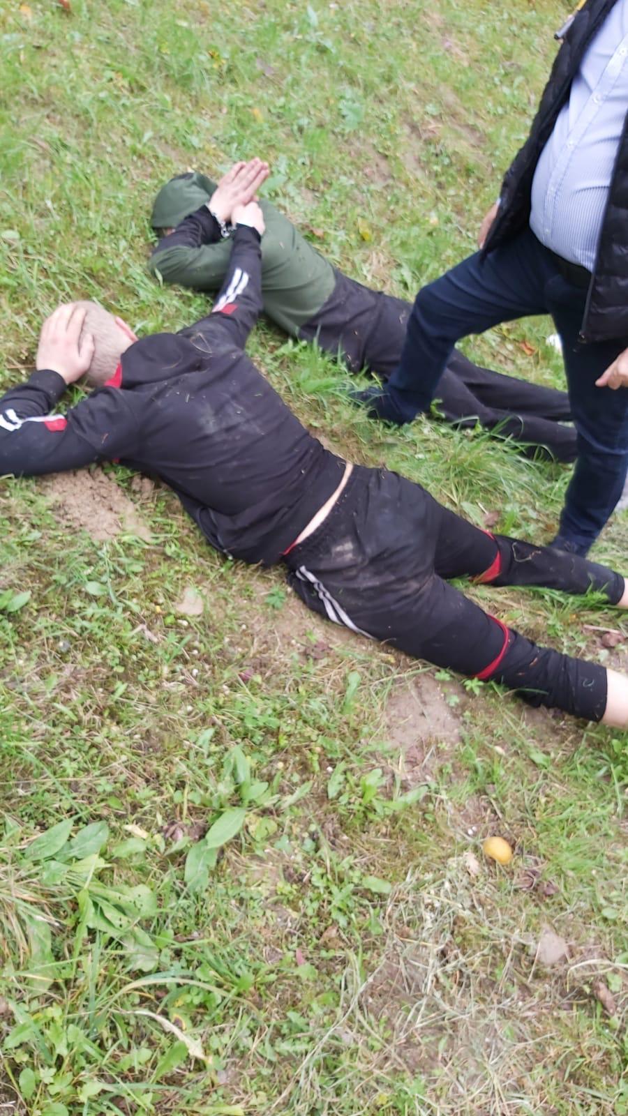 Evadații au fost prinși de polițiști în localitatea Desești