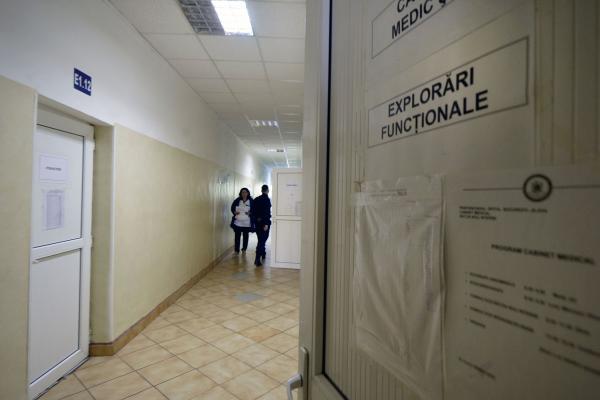 Zeci de deținuți sunt, de asemenea, infectați cu noul coronavirus