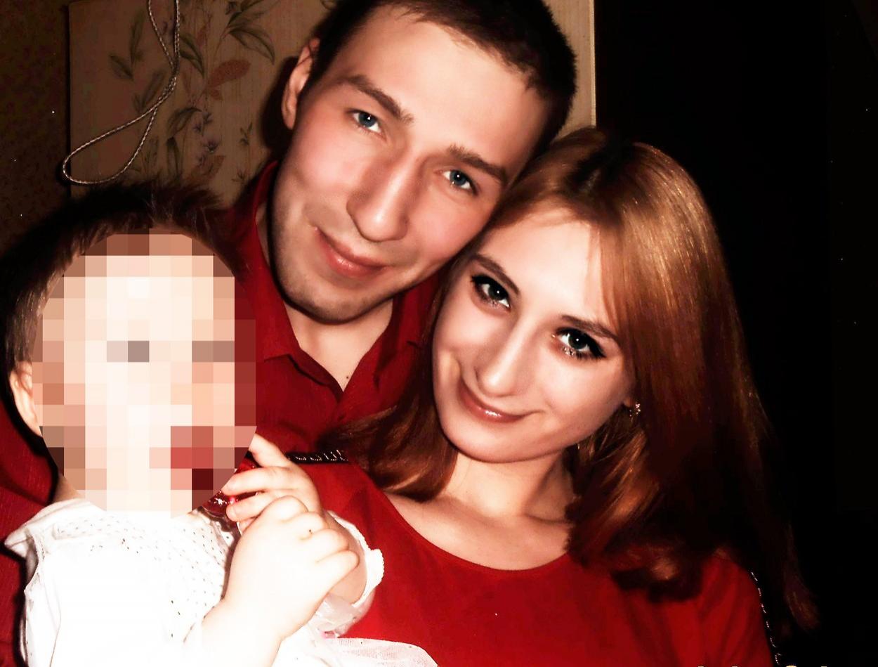 Alexander și Viktoria Yakunin au fost găsiti morti în pat, în apartamentul lor din Rusia