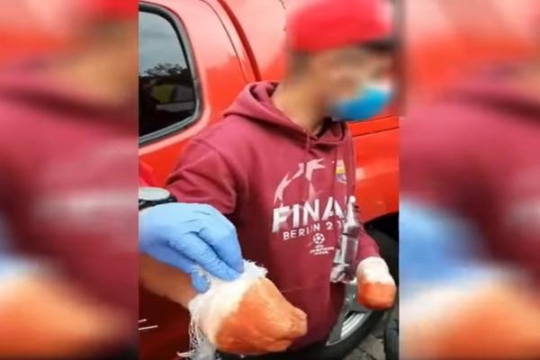 Un cerşetor care pretindea că şi-a pierdut degetele este demascat de jandarmi