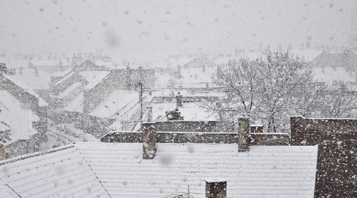 ninsori la munte Meteorologii anunță viscol și strat de zăpadă la munte