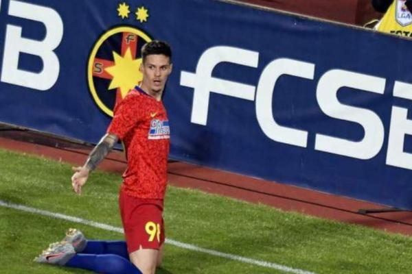 MM, p-ăsta l-ai văzut? Penalty uşor acordat pentru FCSB după un contact în careu între Man și Isma Lopez. La pauză, Mihai Stoica a atacat arbitrajul