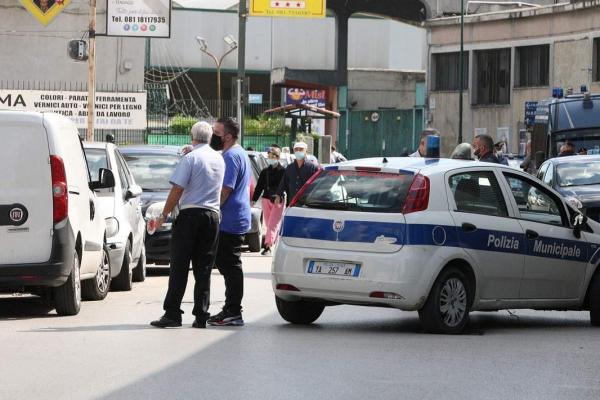 Intervenţie fără precedent a autorităţilor italiene. Starurile au fost blocate pe aeroport şi nu pot părăsi regiunea!