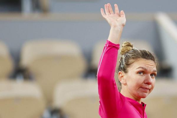 Simona Halep ştie şi să piardă. I-a făcut pe jurnaliştii francezi să zâmbească! Cum se va "trata" după eliminarea de la Roland Garros