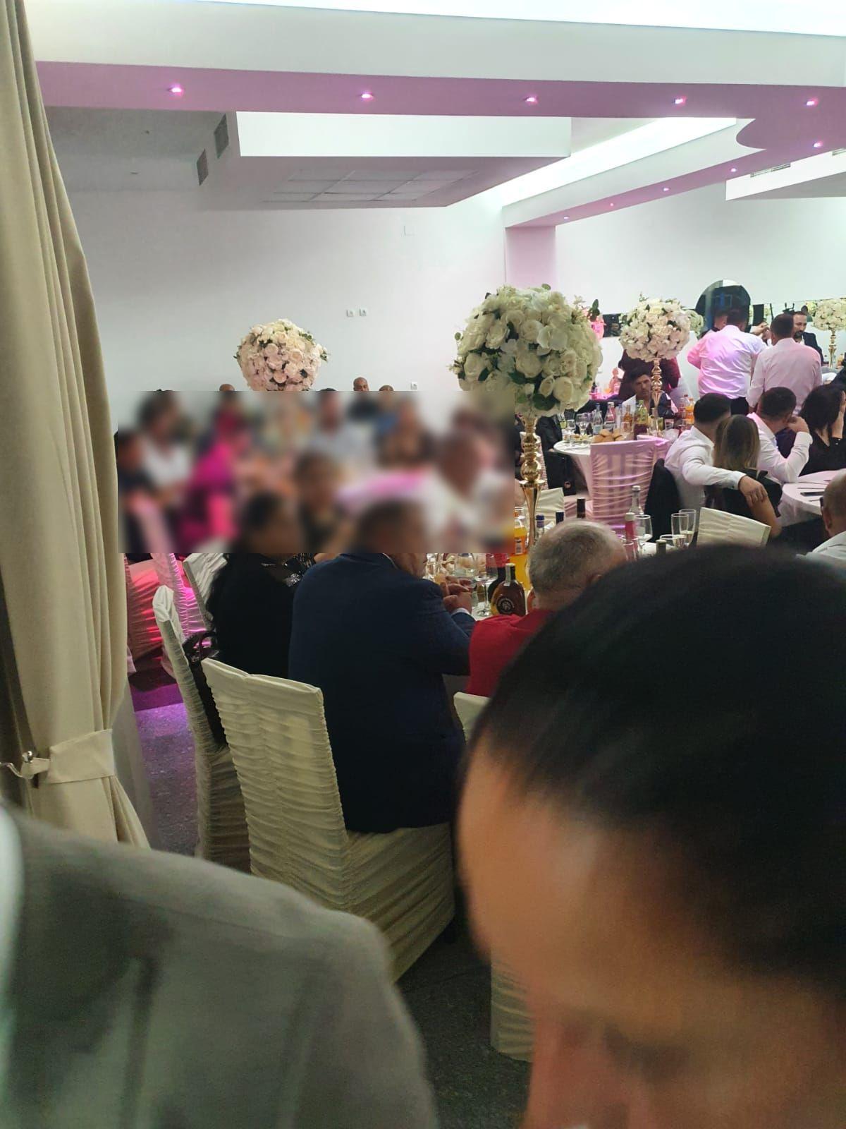 Peste 200 de invitați participau la nunta din SLatina