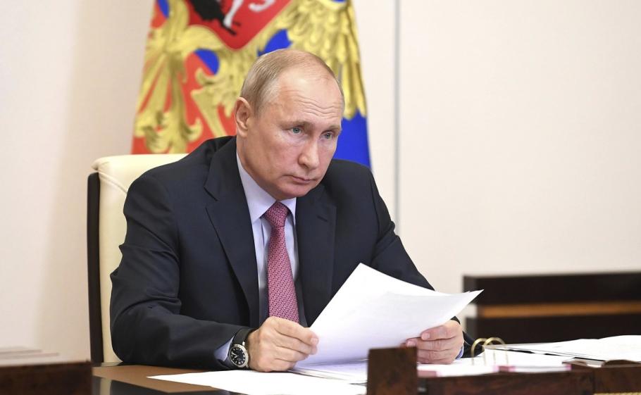 Moscova introduce noi restricţii pentru următoarele două luni Rusia lucrează la două vaccinuri
