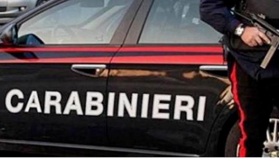 Român reținut în Italia, după ce a șantajat de mai multe ori un bărbat Românul implicat în acest caz are 31 de ani