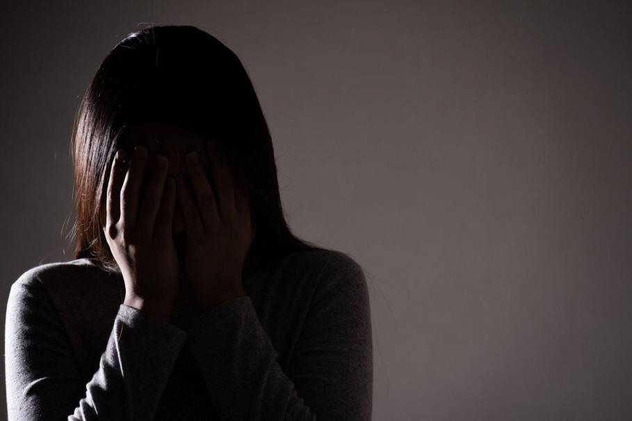 Închisoare pentru un român din Italia care a agresat-o pe fiica unui prieten Agresorul este cunoscut cu antecedente penale