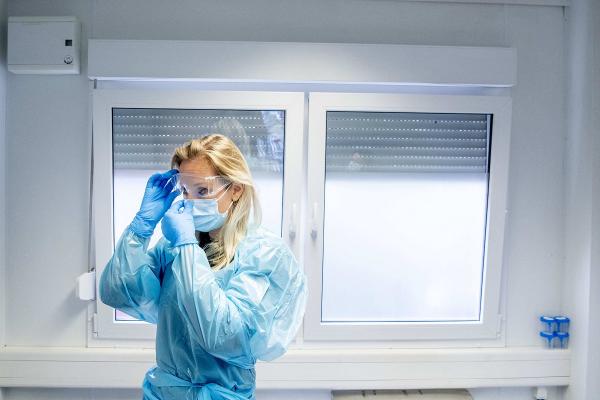Statele Unite ale Americii au ajuns la aproape 11,1 milioane de infectări cu noul coronavirus