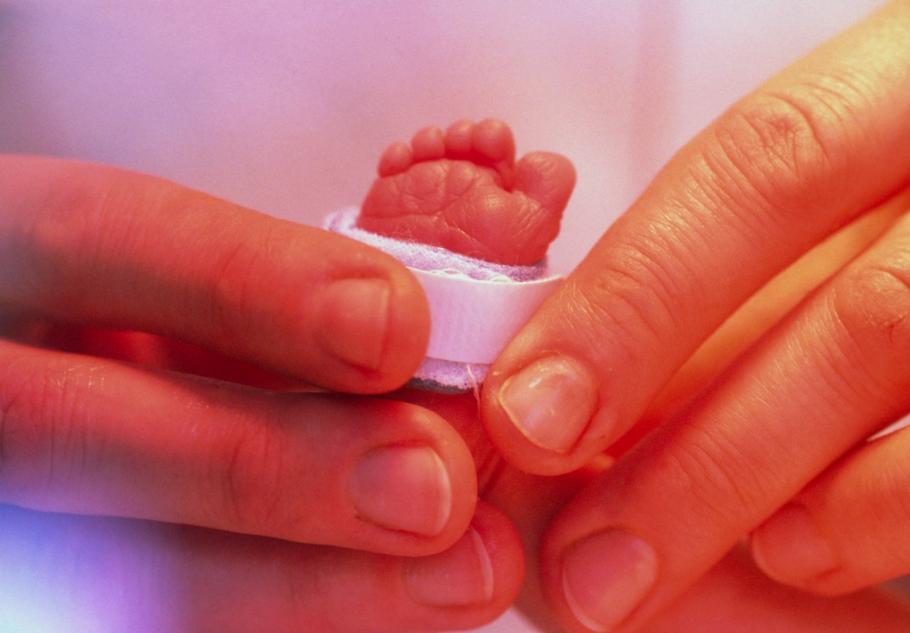 ziua mondială dedicată copiilor născuţi prematur bebeluș