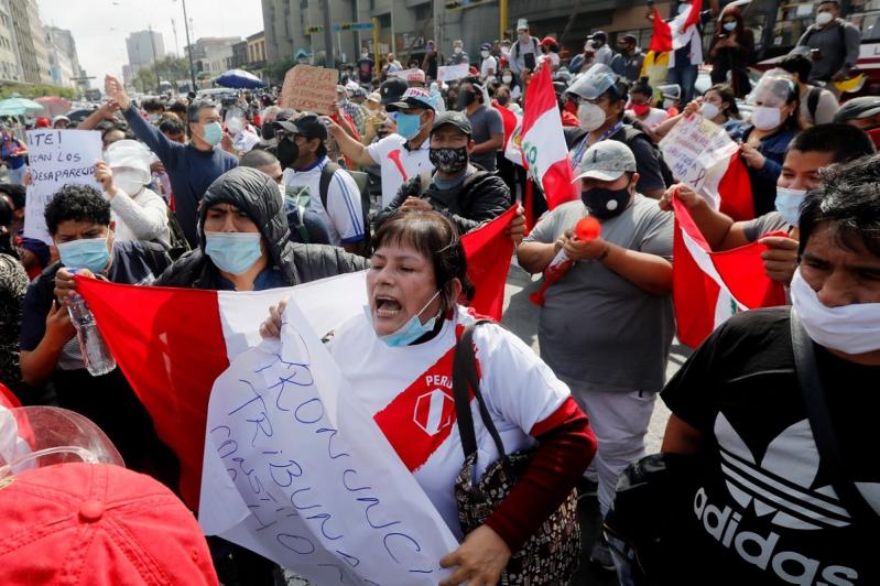 Furia oamenilor a continuat chiar şi după numirea lui Francisco Sagasti