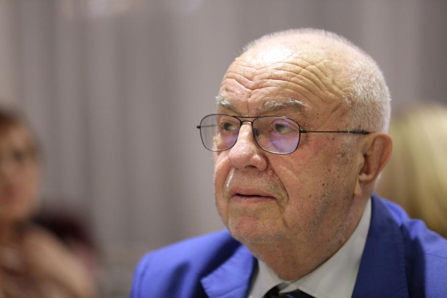 Alexandru Arșinel, devastat după moartea actriței Draga Olteanu Matei Alexandru Arșinel, devastat după moartea actriței Draga Olteanu Matei