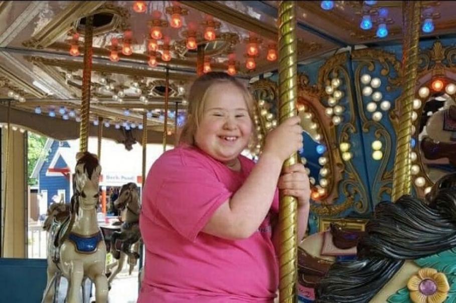 Alexa Rose Veit suferea şi de sindromul Down Tânăra de doar 15 ani a fost răpusă de coronavirus, la un an după învinsese cancerul