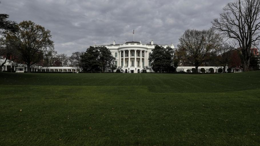 Statele Unite ar putea ridica restricţiile de călătorie pentru mai multe state europene Administraţia Trump a impus restricţii de călătorie cu scopul de a opri răspândirea coronavirusului