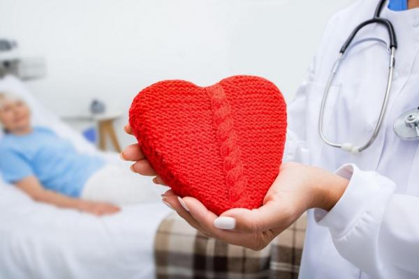 "Soția mea nu a murit de Covid-19, ci de o inimă frântă", spune cu amărăciune un soţ îndurerat