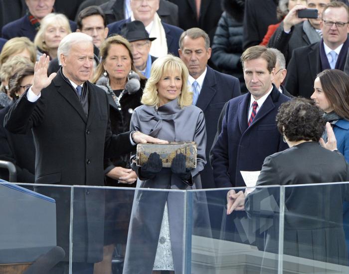 Joe, Jill și Beau Biden, în 2009, la ceremonia de învestitură a președintelui Barack Obama