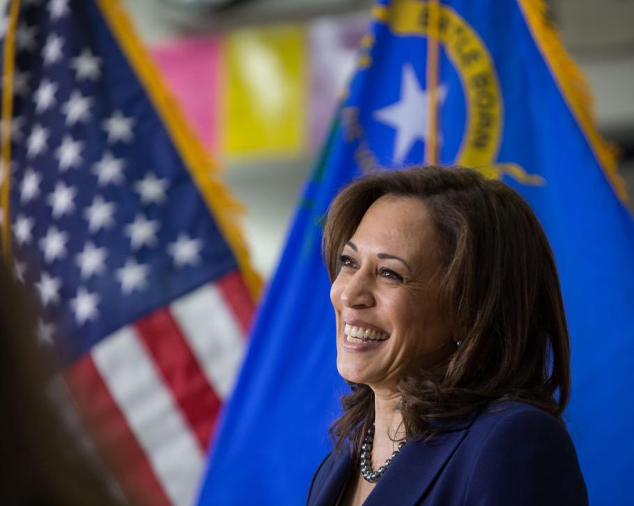 Kamala Harris devine prima femeie de culoare în funcția vicepreședinte în SUA Kamala Harris devine prima femeie de culoare în funcția vicepreședinte în SUA