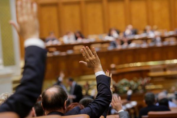 Împărţirea mandatelor după alegerile parlamentare din 2020