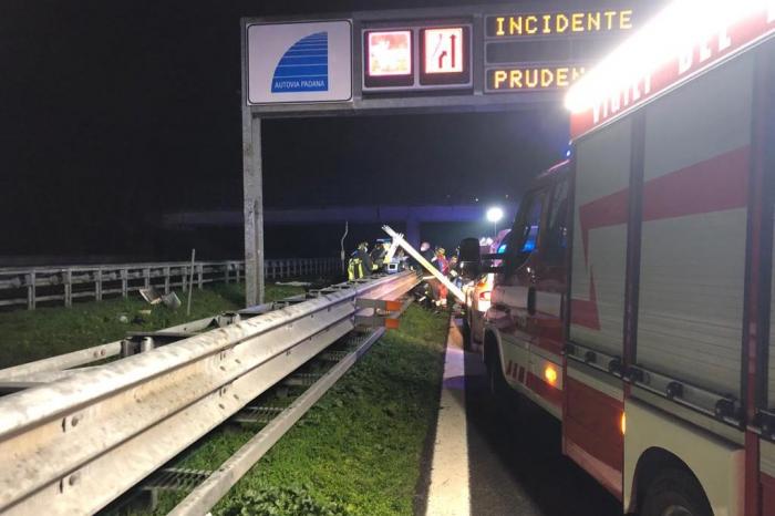 Tineri români morți în Italia, au zburat cu mașina de pe șosea la intersecția San Gervasio, între Torino și Brescia
