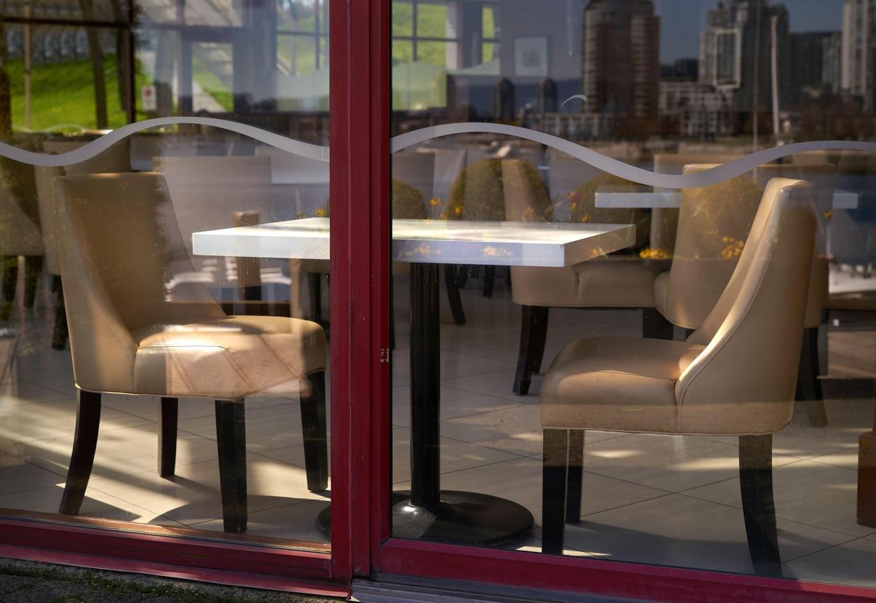 Restaurantele din Craiova de închid din nou la interior, după câteva zile de la redeschidere Restaurantele din Craiova de închid din nou la interior, după câteva zile de la redeschidere