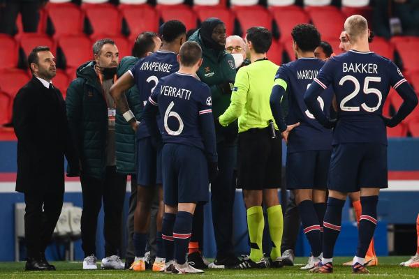 Sebastian Colțescu este implicat într-un scandal de proporții la meciul PSG - Istanbul Basaksehir
