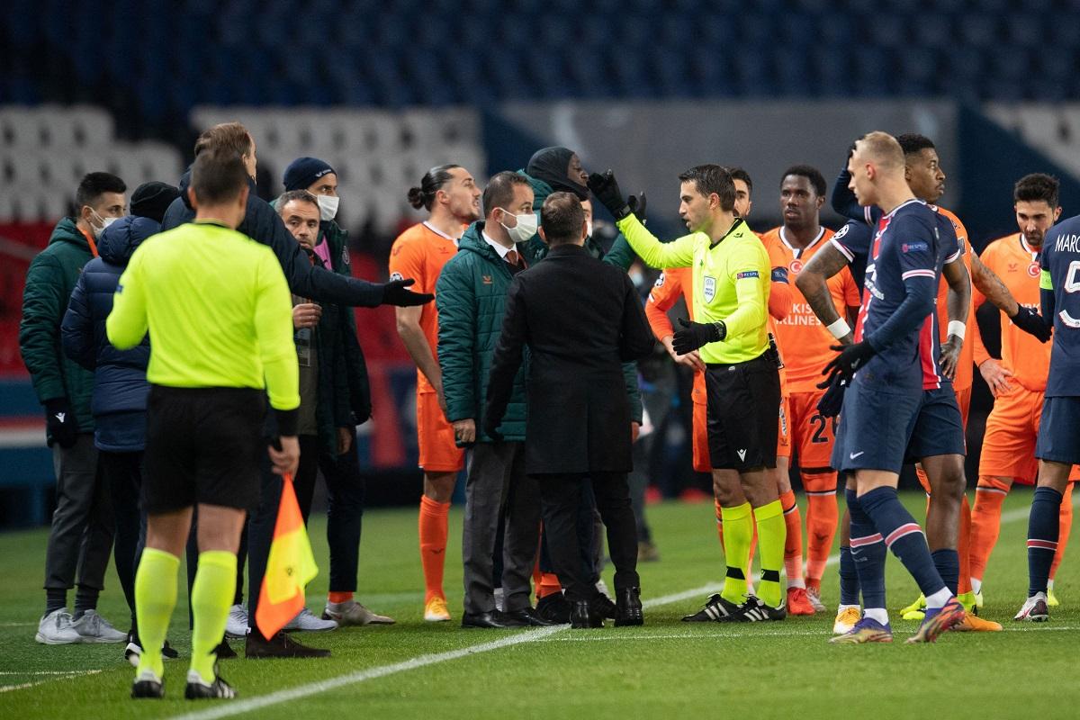 Brigada de arbitri români implicată în scandalul de la Paris Saint Germain - Istanbul Başakşehir, înlocuită cu una de sacrificiu Sebastian Colţescu, arbitru de rezervă la meciul de la Paris, a fost acuzat de rasism