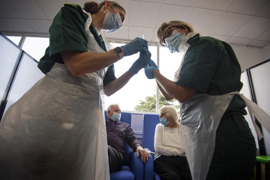 Vaccinul anti-Covid de la Pfizer-BioNTech, nerecomandat persoanelor cu alergii puternice Vaccinul anti-Covid de la Pfizer-BioNTech, nerecomandat persoanelor cu alergii puternice