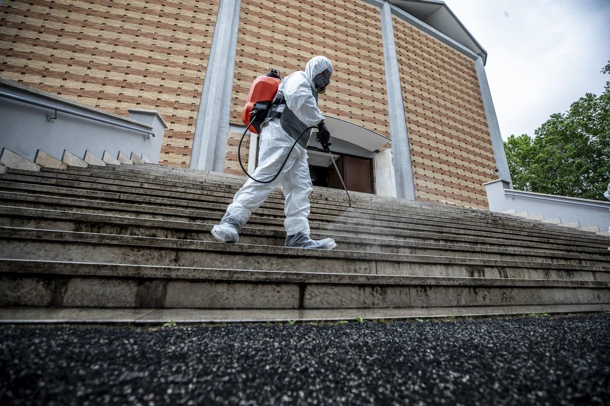 Peste 50.000 de oameni din 10 oraşe din Italia, în carantină din cauza epidemiei de coronavirus Zeci de italieni s-au îmbolnăvit de coronavirus